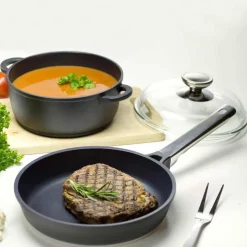 Garnek aluminiowy z pokrywką Taurus
