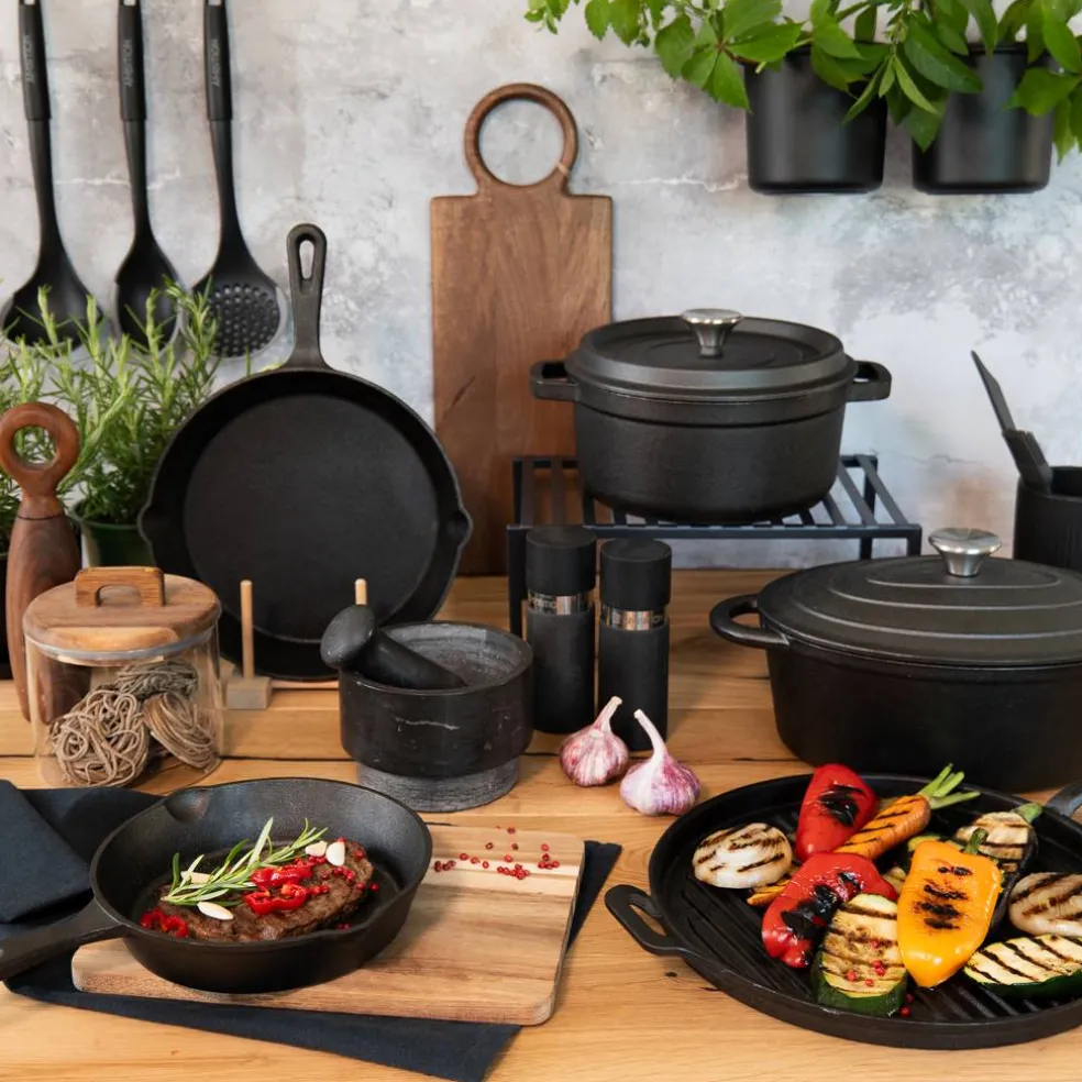Garnek żeliwny z pokrywką Iron