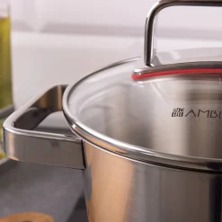 Garnek stalowy z pokrywką Selection